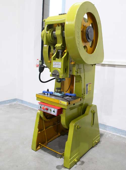 沖床機